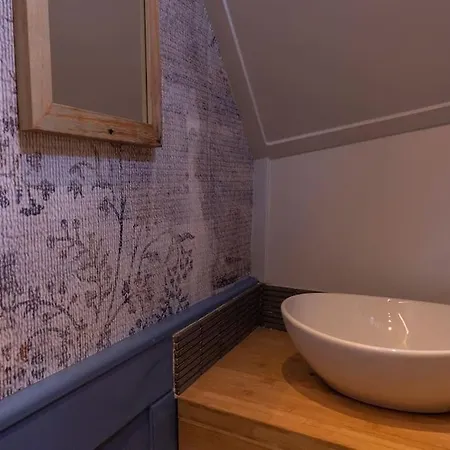 Boutique Style Ship 10 Double Botel *