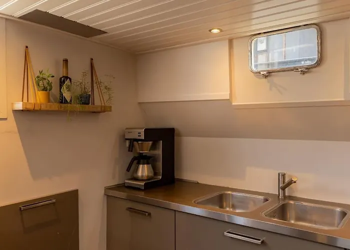 Boutique Style Ship 10 Double Botel