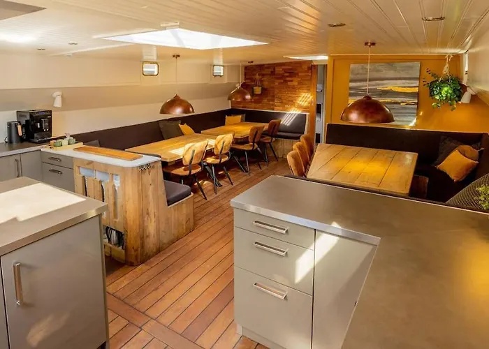 Boutique Style Ship 10 Double Botel