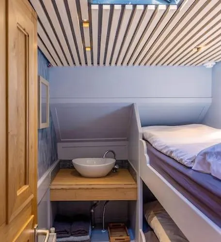 Boutique Style Ship 10 Double Botel