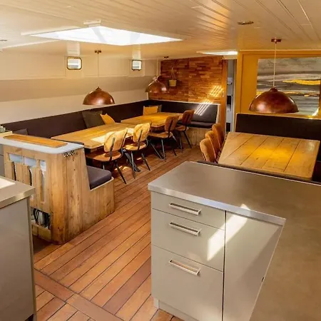 Boutique Style Ship 10 Double Botel